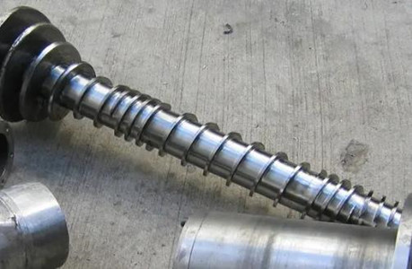 如何解決螺桿機筒修復(fù)后重新裝機出現(xiàn)的問題？