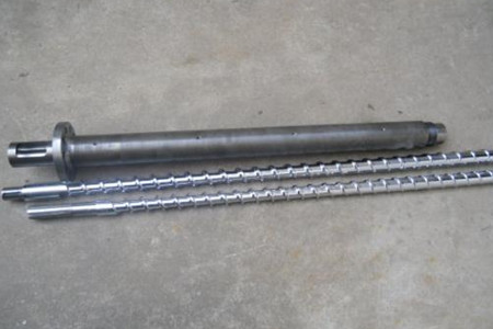 怎么保證擠出機機筒螺桿塑化的質量？